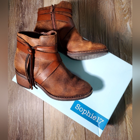 Sophie17 girls Chestnut brown faux suede, tassel/heel boho bootie Size 1 - Picture 16 of 16
